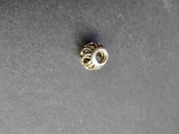 Aangeboden een mooie zilveren bedel (10), Sieraden, Tassen en Uiterlijk, Bedels, Gebruikt, Overige merken, Zilver, Ophalen of Verzenden