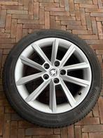 Originele Skoda Octavia velg met band, Auto-onderdelen, Banden en Velgen, Ophalen, Gebruikt, Banden en Velgen, 17 inch