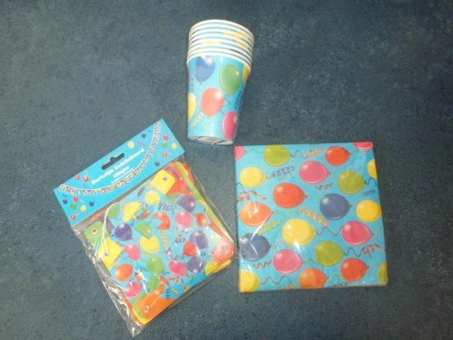 NIEUW 2 feest/verjaardagssetje slinger,bekers,servetten, Hobby en Vrije tijd, Feestartikelen, Nieuw, Versiering, Verjaardag, Ophalen of Verzenden