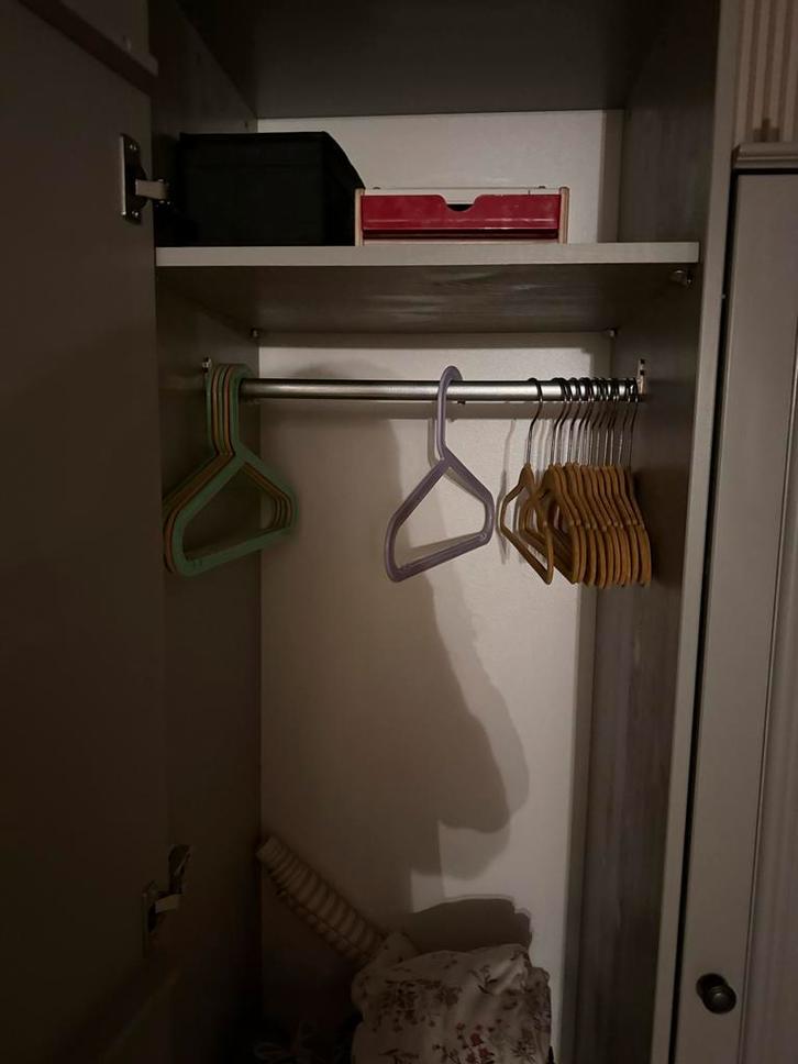 Woood Lily Garderobekast - 1 jaar oud, Huis en Inrichting, Kasten | Kledingkasten, Zo goed als nieuw, 150 tot 200 cm, 50 tot 100 cm