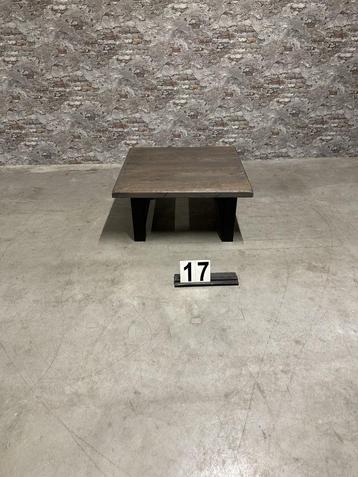 Maatwerk eiken salontafel beschikbaar voor biedingen