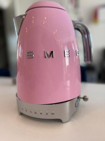 SMEG roze waterkoker met temperatuurregeling beschikbaar voor biedingen