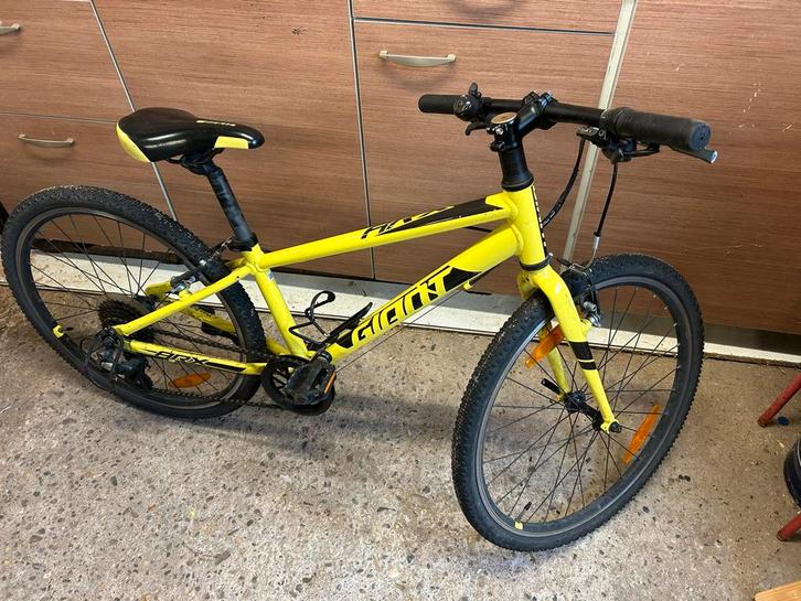 Kinder Mountainbike 24 inch - Giant, Fietsen en Brommers, Fietsen | Mountainbikes en ATB, Gebruikt, Giant, Minder dan 45 cm, Ophalen