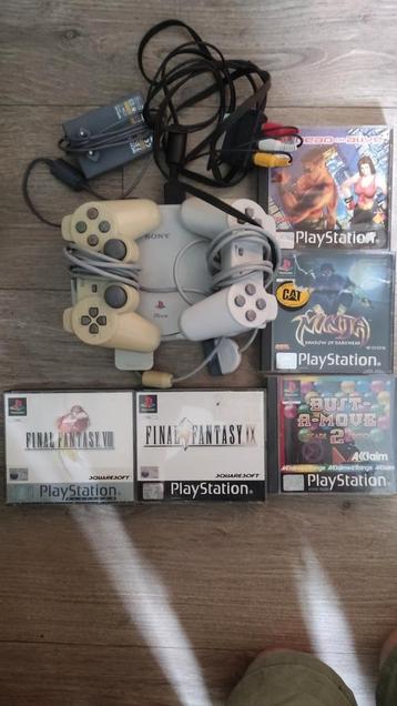 PS1 met 2 controllers, memory card en 5 games(Final fantasy) beschikbaar voor biedingen