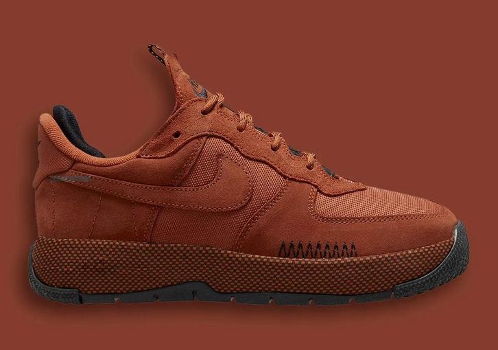 Nike airforce 1 wild suede sneaker gymp roestrood mt 37,5, Kleding | Dames, Schoenen, Zo goed als nieuw, Sneakers of Gympen, Overige kleuren