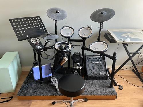 Roland TD-11KV drumstel met drummonitor PM-10, Muziek en Instrumenten, Drumstellen en Slagwerk, Gebruikt, Roland, Elektronisch