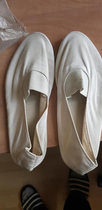 Dans/turnschoenen beschikbaar voor biedingen