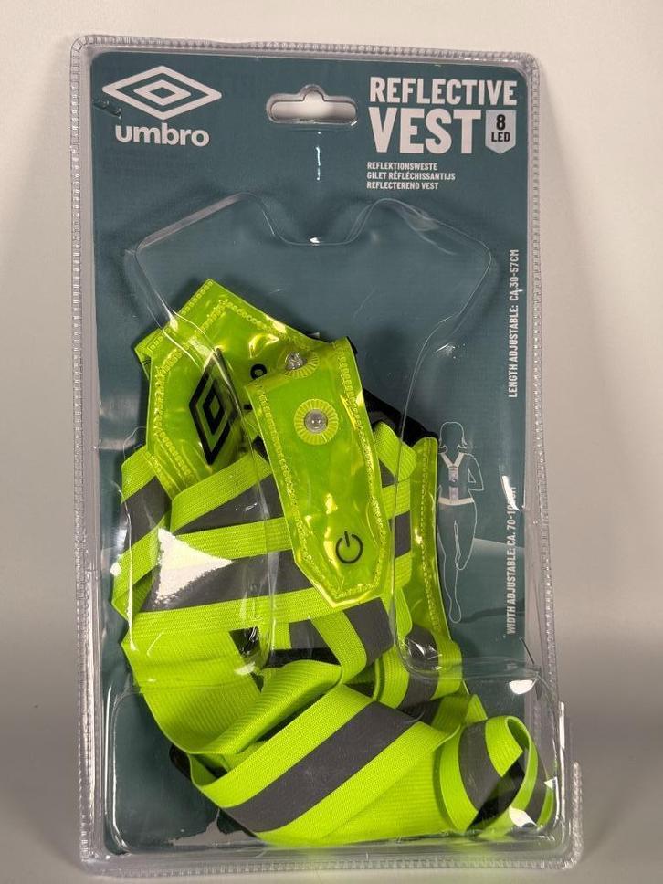 Umbro reflective vest with LED lights, Kleding | Heren, Truien en Vesten, Nieuw, Overige maten, Zwart, Ophalen of Verzenden