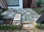 Gratis tegels 136 stuks zelf er uithalen, Tuin en Terras, Tegels en Klinkers, Ophalen of Verzenden, Zo goed als nieuw, 10 m² of meer
