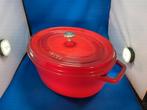 La cocotte braadpan kersenrood, Huis en Inrichting, Keuken | Potten en Pannen, Ophalen of Verzenden, Zo goed als nieuw, Gietijzer