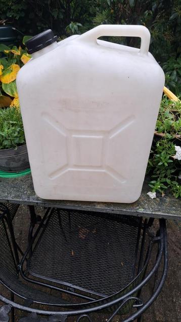 jerrycan beschikbaar voor biedingen