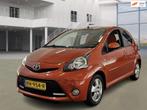 Toyota Aygo 1.0 VVT-i Dynamic Orange|AUT|AIRCO|2XSLEUTELS|BO, Auto's, Gebruikt, Overige kleuren, 4 stoelen, 68 pk