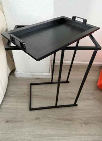 Bijzettafel  beschikbaar voor biedingen
