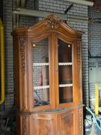 Mooie kast met houtsnijwerk, Huis en Inrichting, Kasten | Vitrinekasten, Ophalen of Verzenden, Zo goed als nieuw, 25 tot 50 cm