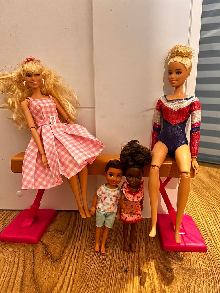 Barbie poppen met turnbalk, Ophalen of Verzenden, Gebruikt, Barbie