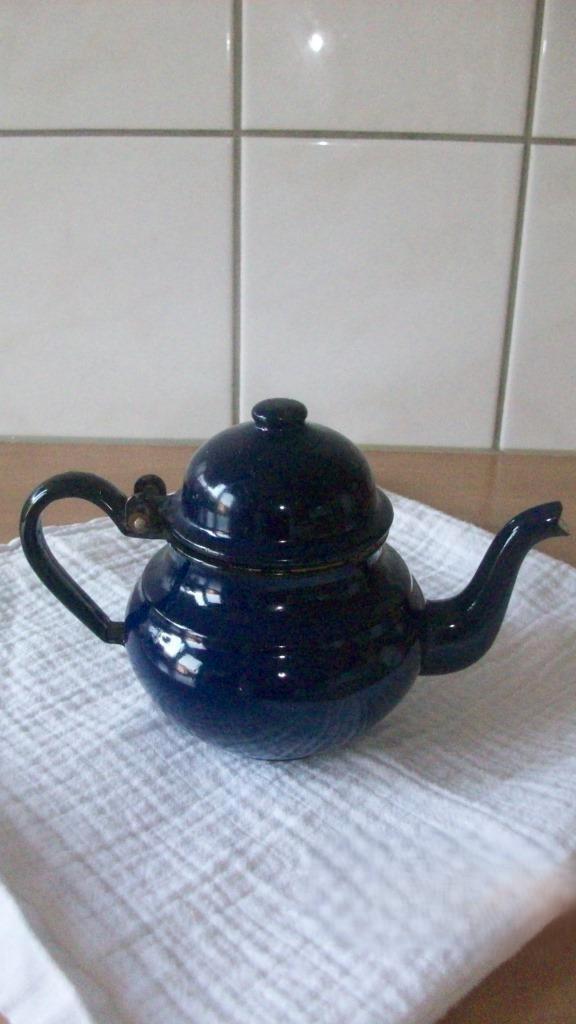 Emaille theepotje, donkerblauw, apart model, Antiek en Kunst, Antiek | Emaille, Ophalen of Verzenden
