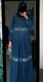 Blauwe denim jurk met borduursel, Blauw, Zo goed als nieuw, Onder de knie, Ophalen