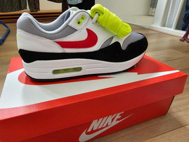Nike Air Max 1 Chili Volt 42 DS Nieuw, Kleding | Heren, Schoenen, Nieuw, Sneakers of Gympen, Overige kleuren, Ophalen of Verzenden