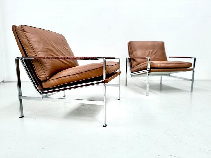 Vintage fk-6720 Lounge Chairs by Fabricius&Kastholm, 1960s., Huis en Inrichting, Fauteuils, Zo goed als nieuw, Leer, Metaal, 75 tot 100 cm