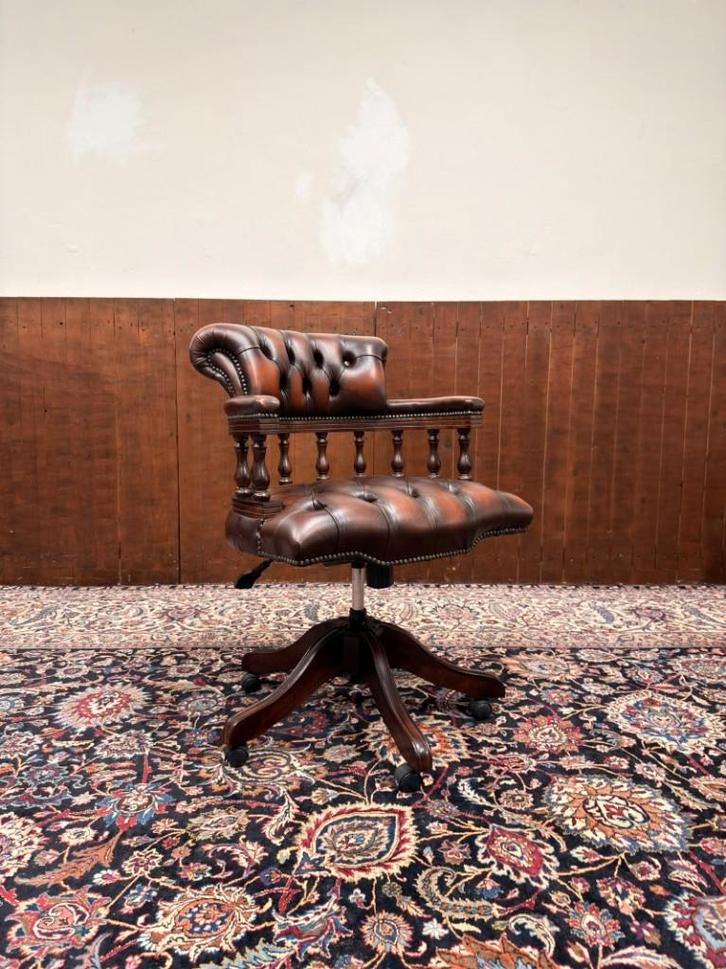 NIEUW! Klassiek Engels Chesterfield Bureaustoel, Antiek en Kunst, Antiek | Kantoor en Zakelijk, Ophalen