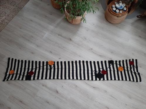 Mooie lange warme sjaal met gehaakte bloemen/260x50cm, Kleding | Dames, Mutsen, Sjaals en Handschoenen, Zo goed als nieuw, Sjaal