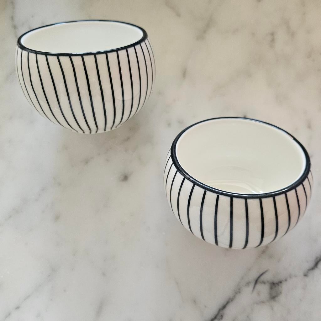 Bredemeijer Set van 2 Kopjes - Wit met Zwarte Strepen, Ophalen of Verzenden, Zo goed als nieuw