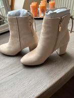 Azra Suède Lage Laarsjes - Maat 42 NIEUW!!, Beige, Nieuw, Ophalen of Verzenden, Lage of Enkellaarzen
