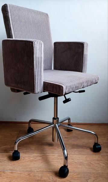 Bulo Pub & Club ribstof corduroy bureaustoelen 3x beschikbaar voor biedingen