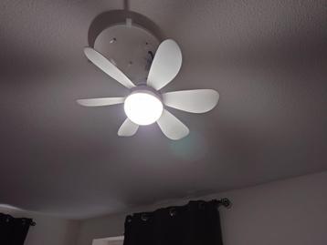 Plafondventilator/lamp beschikbaar voor biedingen