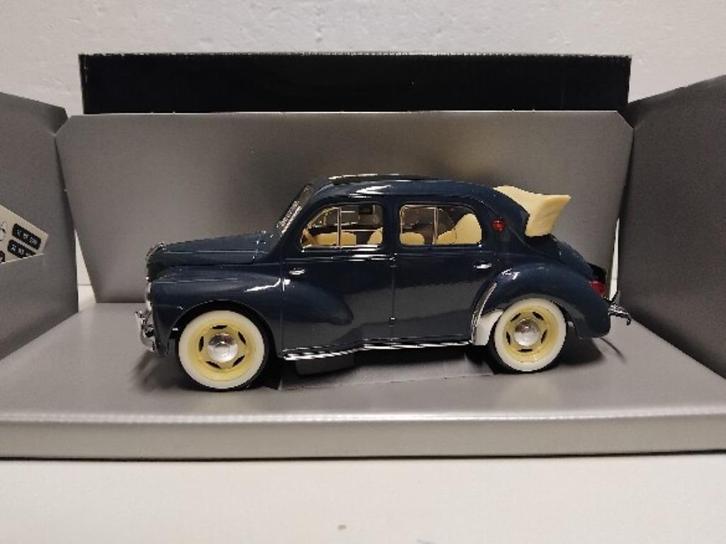 Renault 4 CV Decouvrable dark blue Solido metal 1:18 KRD, Hobby en Vrije tijd, Modelauto's | 1:18, Zo goed als nieuw, Auto, Solido