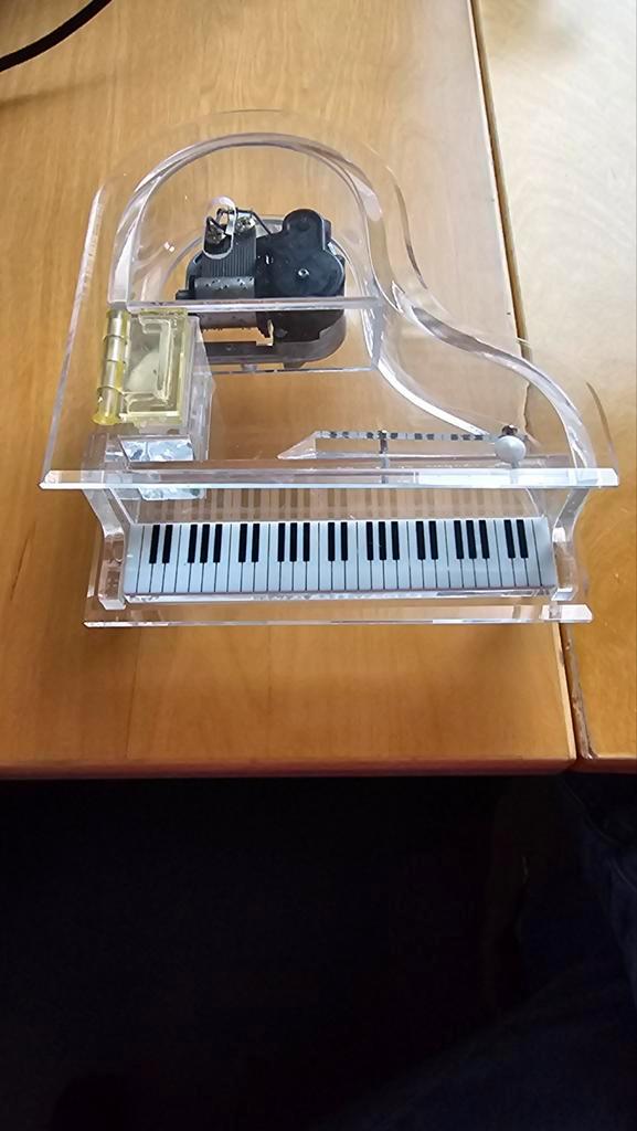Muziekdoos Piano Vorm, Muziek en Instrumenten, Orgels, Gebruikt, Overige typen, 1 klavier, Ophalen of Verzenden
