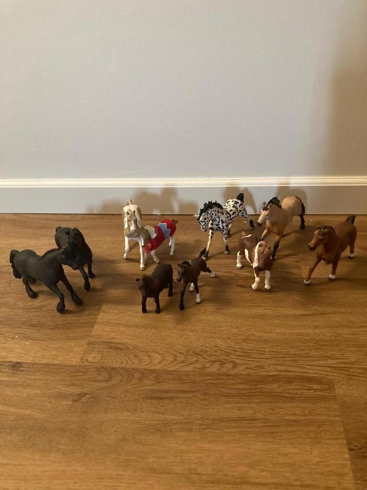 Set van 10 Schleich paarden inclusief circus-parcours, Kinderen en Baby's, Speelgoed | Overig, Zo goed als nieuw, Jongen of Meisje