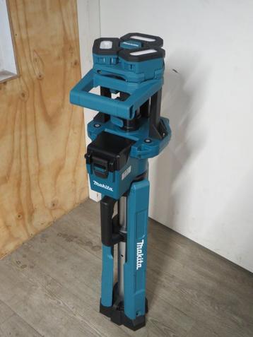 Makita DML814 14,4 V /18 V Statieflamp (3 spots) Ledlamp  beschikbaar voor biedingen