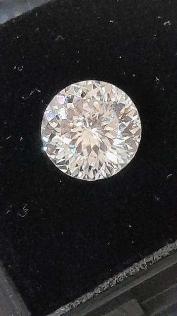 Moissanite Diamond (Russian cut) 3EX 8mm / 2ct beschikbaar voor biedingen