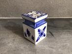Delfts blauwe spaarpot vierkant, Verzamelen, Spaarpotten, Ophalen of Verzenden, Zo goed als nieuw, Steen, Aardewerk of Keramiek