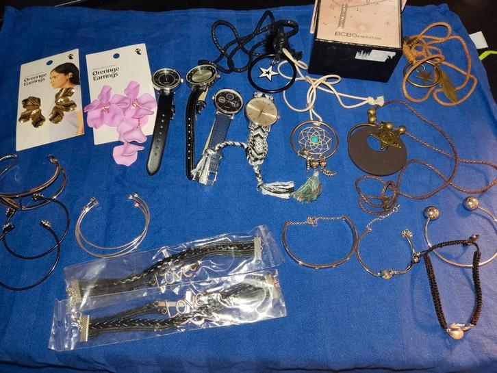 Diverse sieraden nieuw of zgan., Sieraden, Tassen en Uiterlijk, Overige Accessoires, Zo goed als nieuw, Ophalen of Verzenden