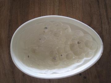 Oude puddingvorm (patévorm) druiventros   beschikbaar voor biedingen