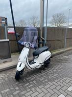 Witte Vespa Primavera Scooter 2014, Fietsen en Brommers, Ophalen, Gebruikt, Benzine, Overige modellen