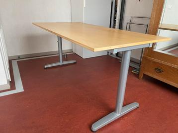 Verstelbaar ikea bureau (galant) - afbeelding 2