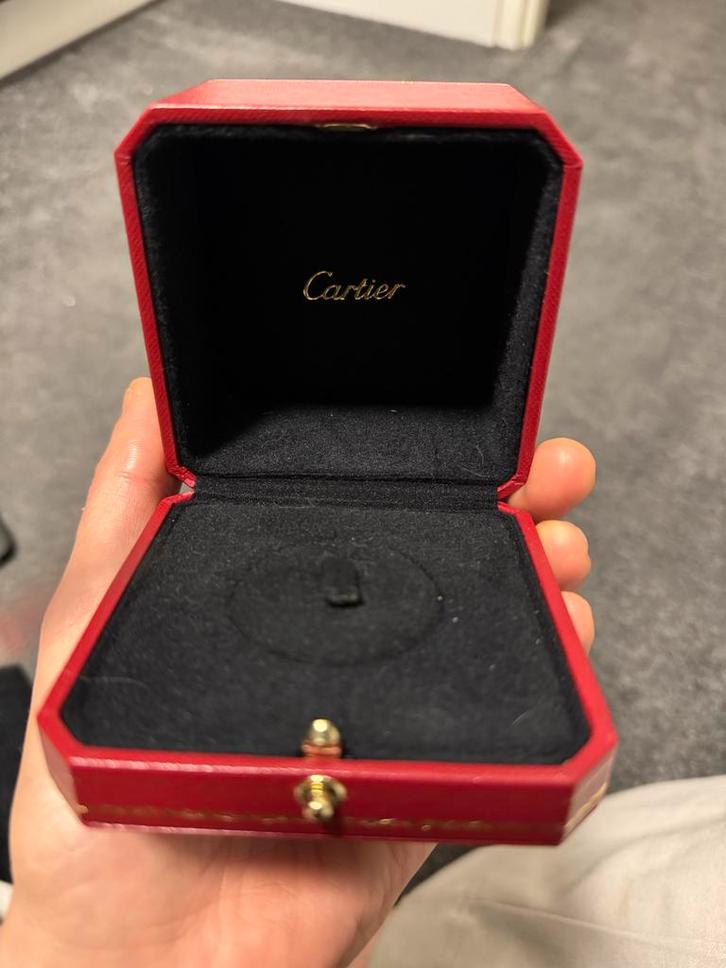 Cartier Ringdoos - Perfect voor Uw Kostbare Ring, Sieraden, Tassen en Uiterlijk, Beautycases, Gebruikt, Hardcase, Rood, Met slot