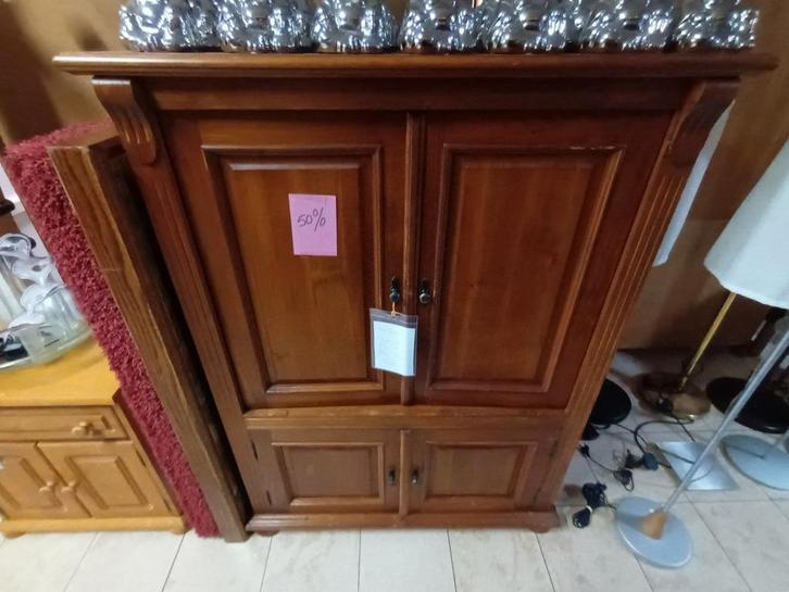 Mooie tv kast. NU 50% KORTING, Huis en Inrichting, Kasten | Dressoirs, Zo goed als nieuw, 100 tot 150 cm, 50 tot 75 cm, Ophalen of Verzenden