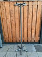 Staande metalen kapstok, Ophalen, Gebruikt, Metaal, Staande kapstok