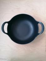 Le creuset wok Balti dish matzwart zo goed als nieuw!, Huis en Inrichting, Keuken | Potten en Pannen, Ophalen of Verzenden, Zo goed als nieuw