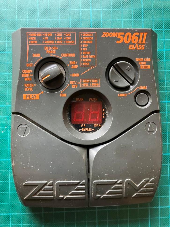 Zoom 506 II Bass, basgitaar multi effect., Muziek en Instrumenten, Effecten, Gebruikt, Chorus, Delay of Echo, Distortion, Overdrive of Fuzz