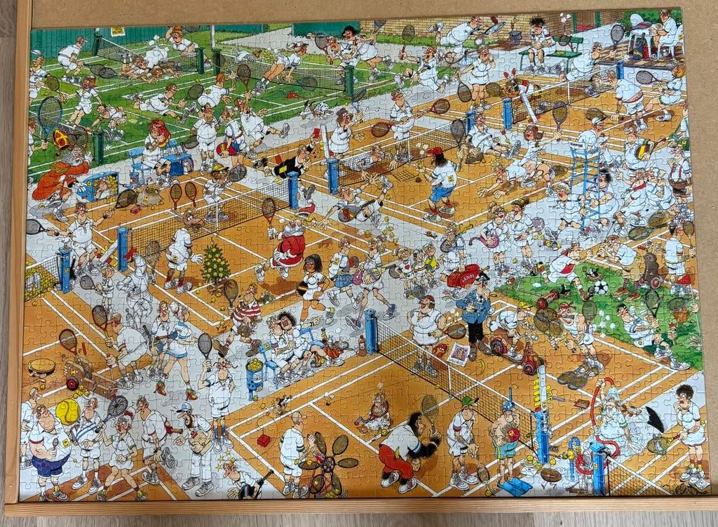 Jan van Haasteren de Tennisbaan 1000 stukjes, Hobby en Vrije tijd, Ophalen of Verzenden, 500 t/m 1500 stukjes, Zo goed als nieuw