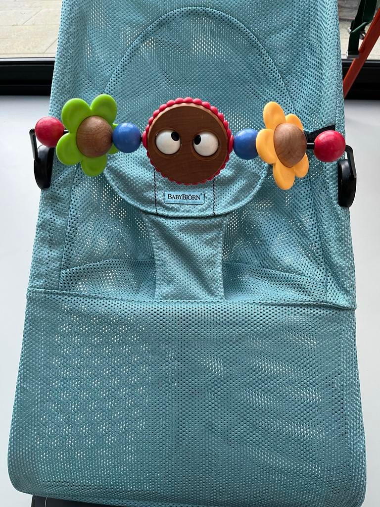 Babybjorn wipstoel mesh met speelboog, Kinderen en Baby's, Ophalen, Zo goed als nieuw, Wipstoel