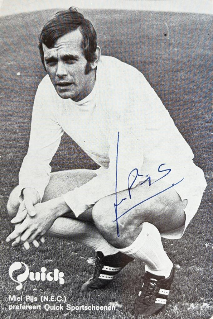 Spelerskaart Miel Pijs - NEC Nijmegen - seizoen 1970/1971, Verzamelen, Ophalen of Verzenden, Zo goed als nieuw, PSV, Spelerskaart