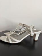 Witte sandalen met hak maat 39, Ophalen of Verzenden, Gedragen, Wit, Sandalen of Muiltjes