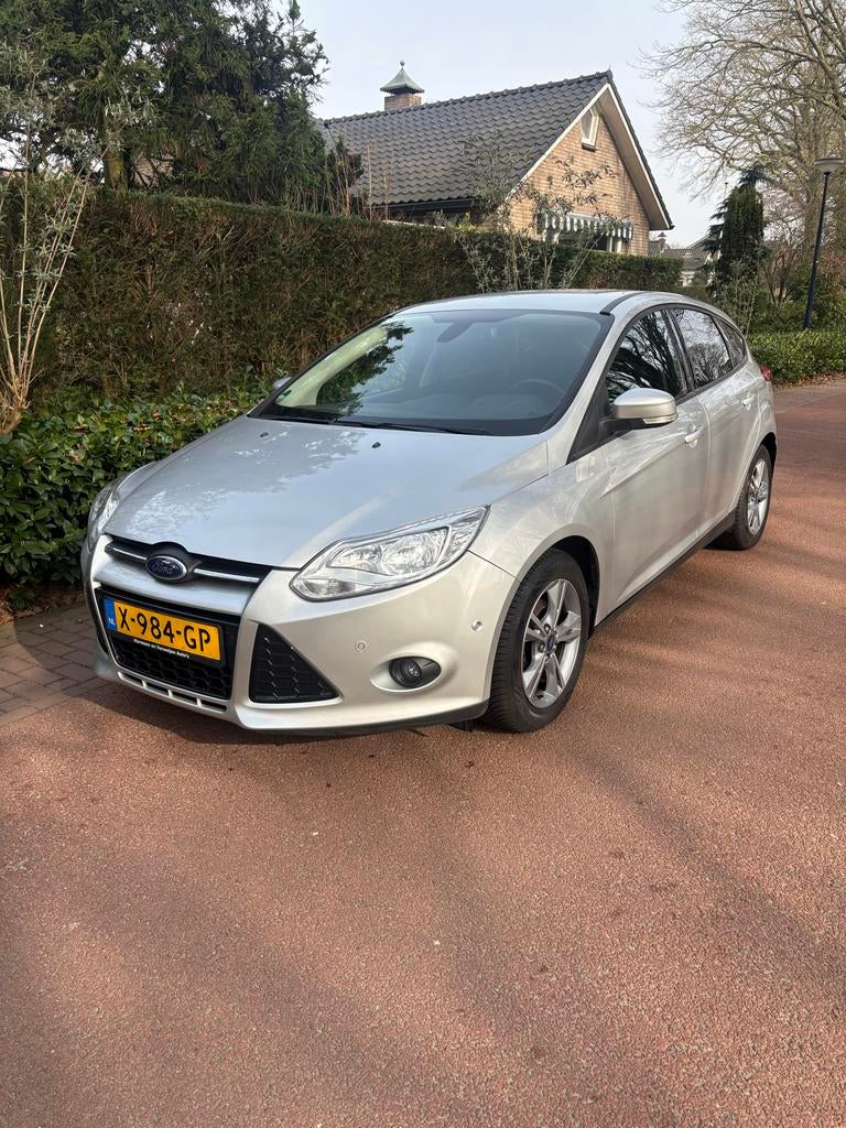 Ford Focus 1.0 Ecoboost 92KW 5D 2014 Grijs edition plus, Auto's, 125 pk, 635 kg, 1200 kg, Handgeschakeld