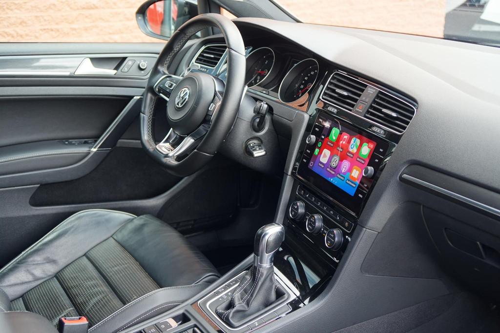 Volkswagen Golf 2.0 TDI GTD *INCL BTW* DSG / LEDER / CAMERA, Auto's, Stof, Gebruikt, Euro 6, Zwart